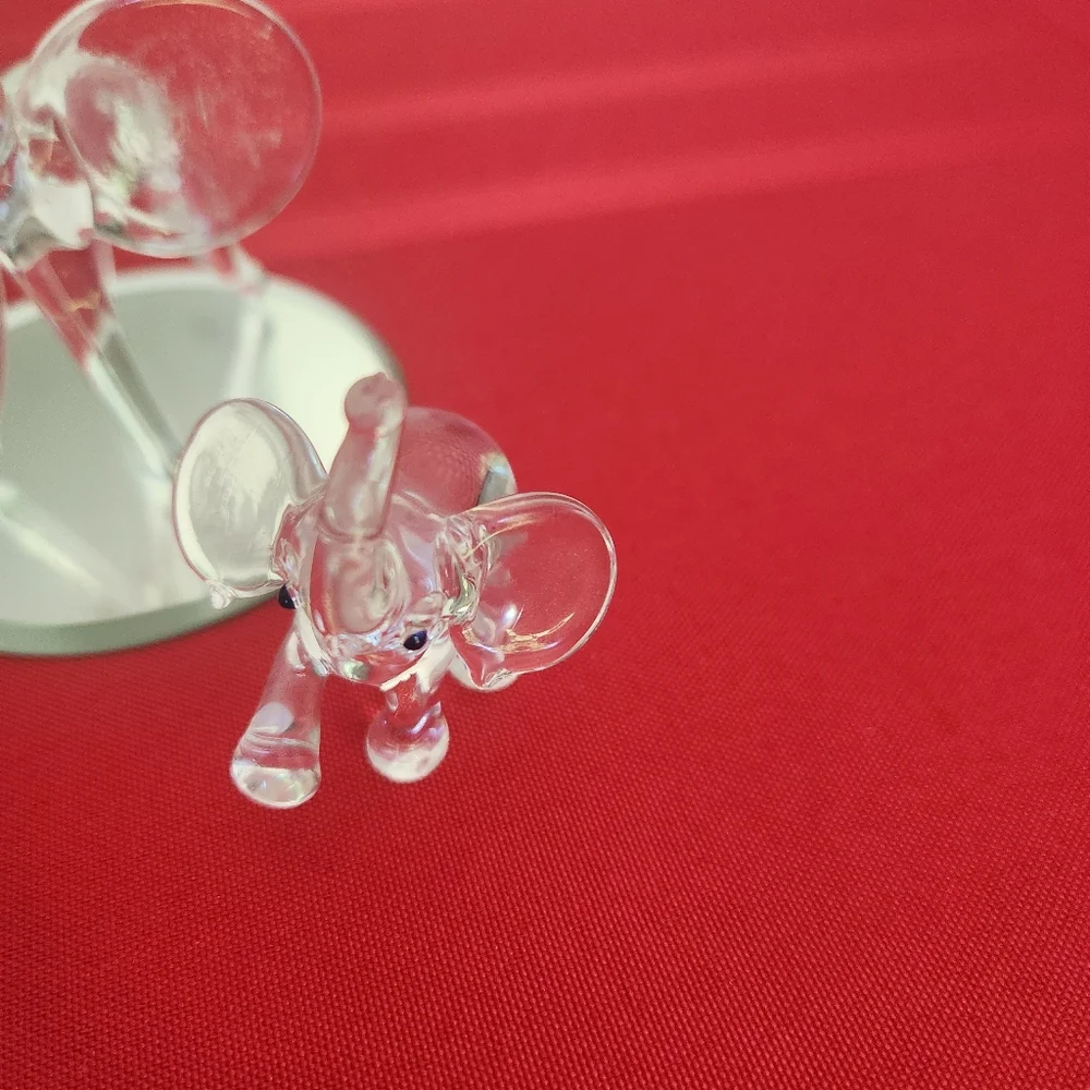 Clear Glass Elephant Figurines Set